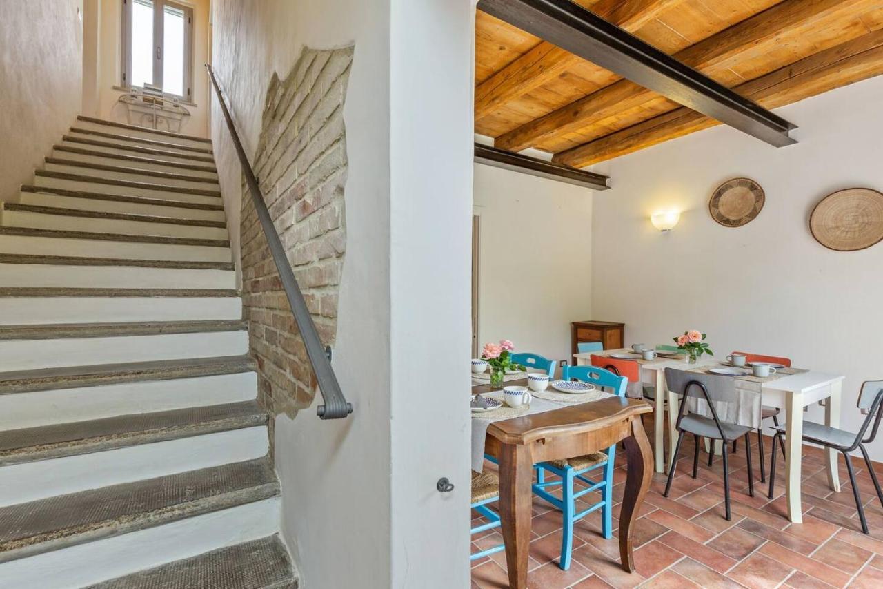 Grande Villa Storica Per Vacanze Con Giardino Privato E Piscina Ostra Bagian luar foto
