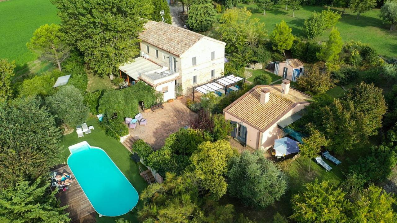 Grande Villa Storica Per Vacanze Con Giardino Privato E Piscina Ostra Bagian luar foto