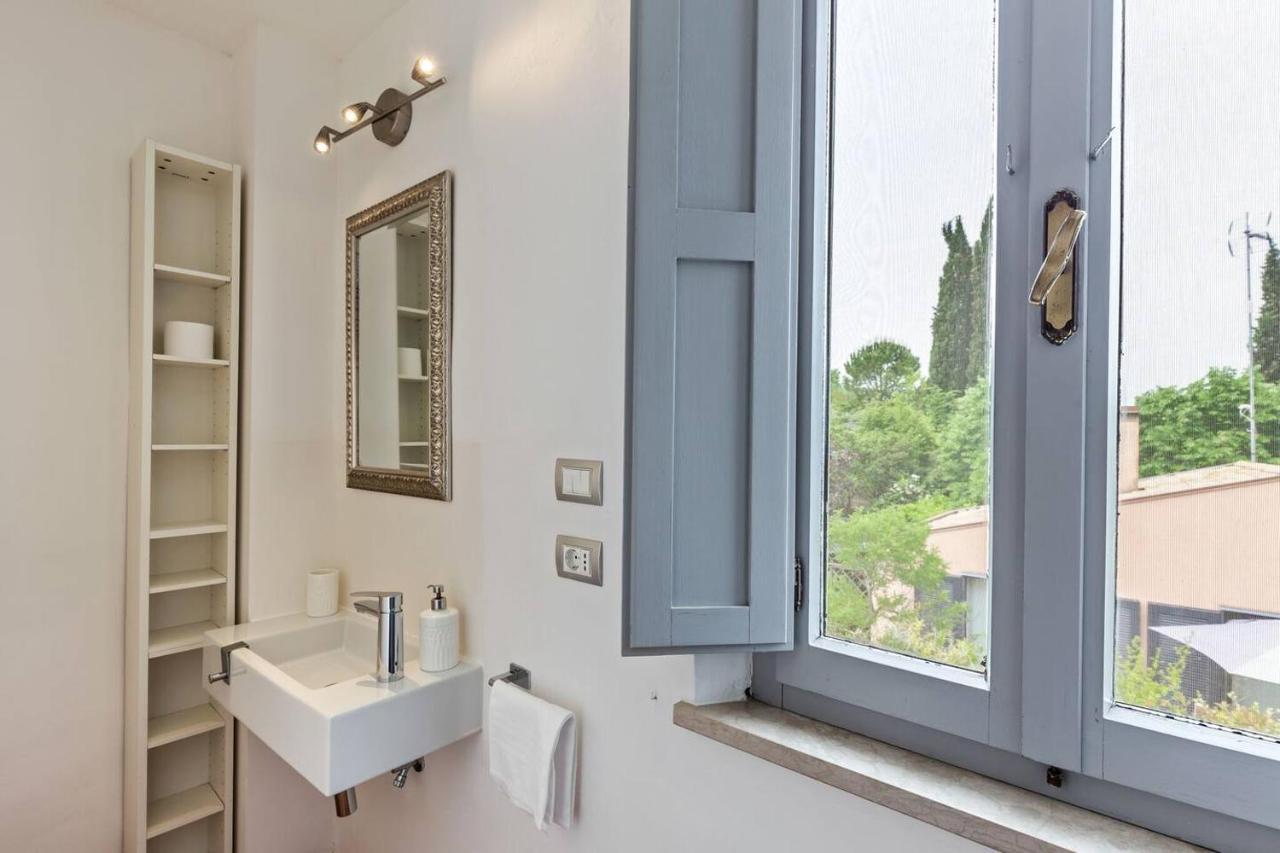Grande Villa Storica Per Vacanze Con Giardino Privato E Piscina Ostra Bagian luar foto