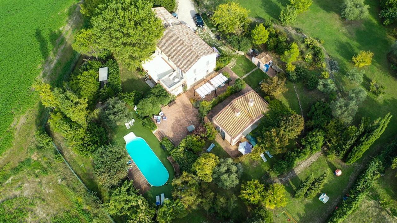 Grande Villa Storica Per Vacanze Con Giardino Privato E Piscina Ostra Bagian luar foto