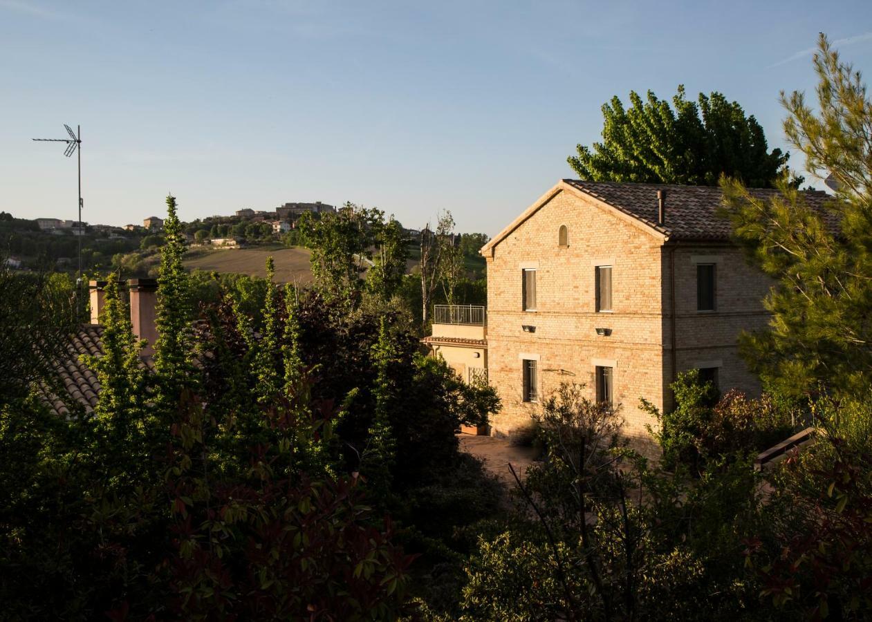 Grande Villa Storica Per Vacanze Con Giardino Privato E Piscina Ostra Bagian luar foto