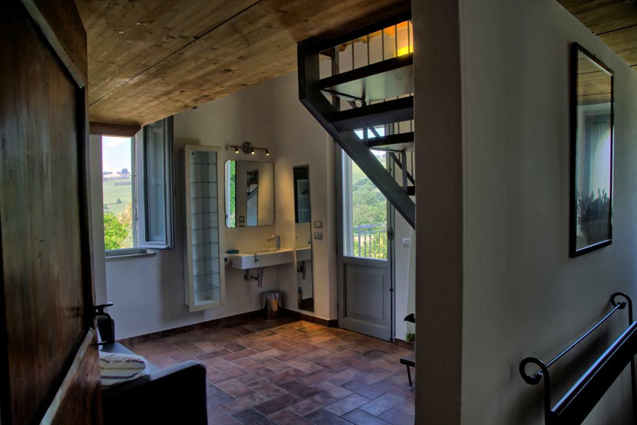 Grande Villa Storica Per Vacanze Con Giardino Privato E Piscina Ostra Bagian luar foto