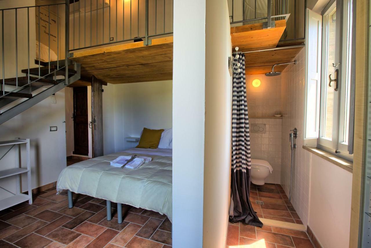 Grande Villa Storica Per Vacanze Con Giardino Privato E Piscina Ostra Bagian luar foto